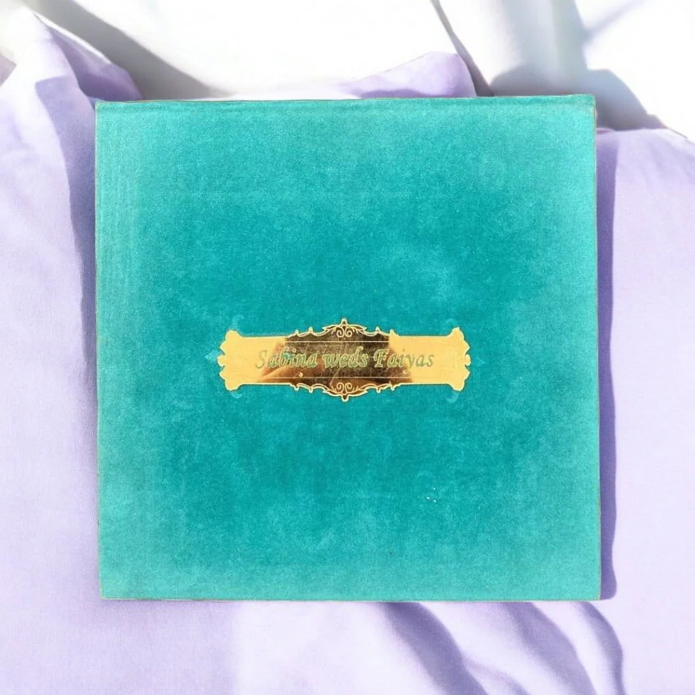 KL9015 Velvet Fabric Hardboard Padding Thick Luxury Wedding Card with 2 Printed Card Inserts, 1 Envelope and Acrylic Mirror with Couple Names - Image 3